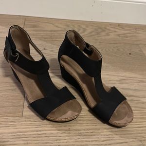 Adrienne Vittadini Black Sandals Trellis Wedge Size 6.5 but fits like 7 - 7.5